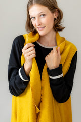 Eleganter Woll-Poncho mit zeitlosem Schnitt