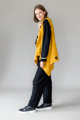 Eleganter Woll-Poncho mit zeitlosem Schnitt