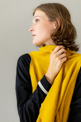 Eleganter Woll-Poncho mit zeitlosem Schnitt