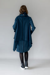 Poncho in Petrol – aus Wolle und Viskose