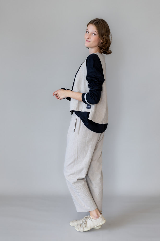 Wendeweste aus reinem Leinen – sand & schwarz